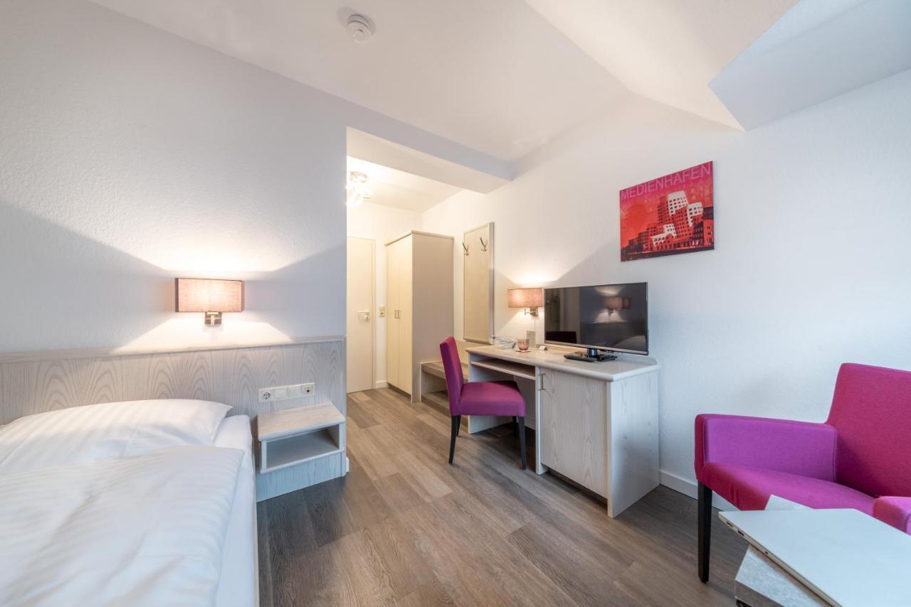 Hotel Zur Krone Meerbusch Luaran gambar